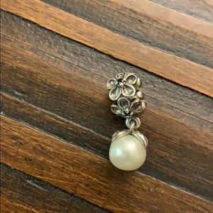Discontinued pandora pearl charm
